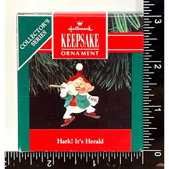 1991 HALLMARK KEEPSAKE ORNAMENT QX437-9 HARK IT'S HERALD FIFE - Picture 1 of 6